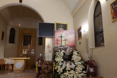 GRÓB I CIEMNIA KUŃKOWCE