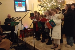 KONCERT KOLĘD I JASEŁKA W WYKONANIU NASZEJ SCHOLI PARAIALNEJ I MŁODZIEŻY